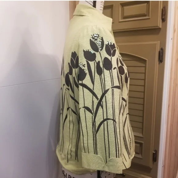 Saint Tropez West Silk button down floral top - Picture 2 of 8